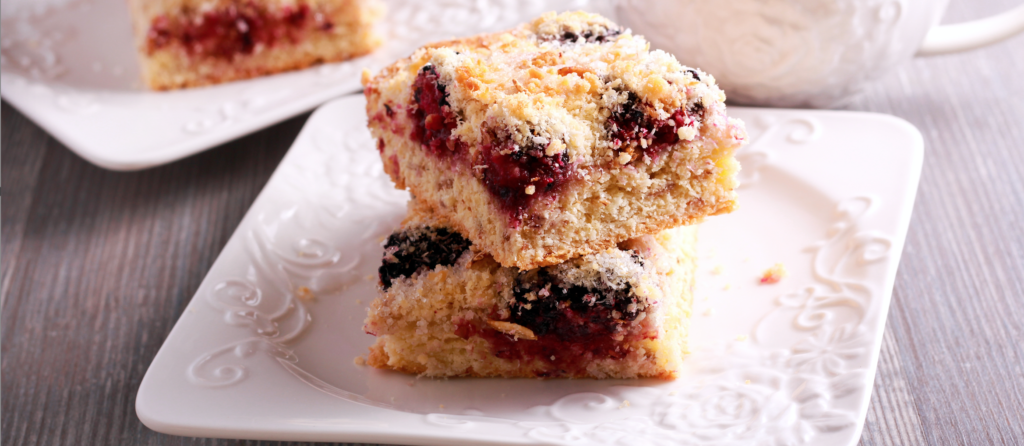 Strawberry Oatmeal Bars | AgeRight Blog