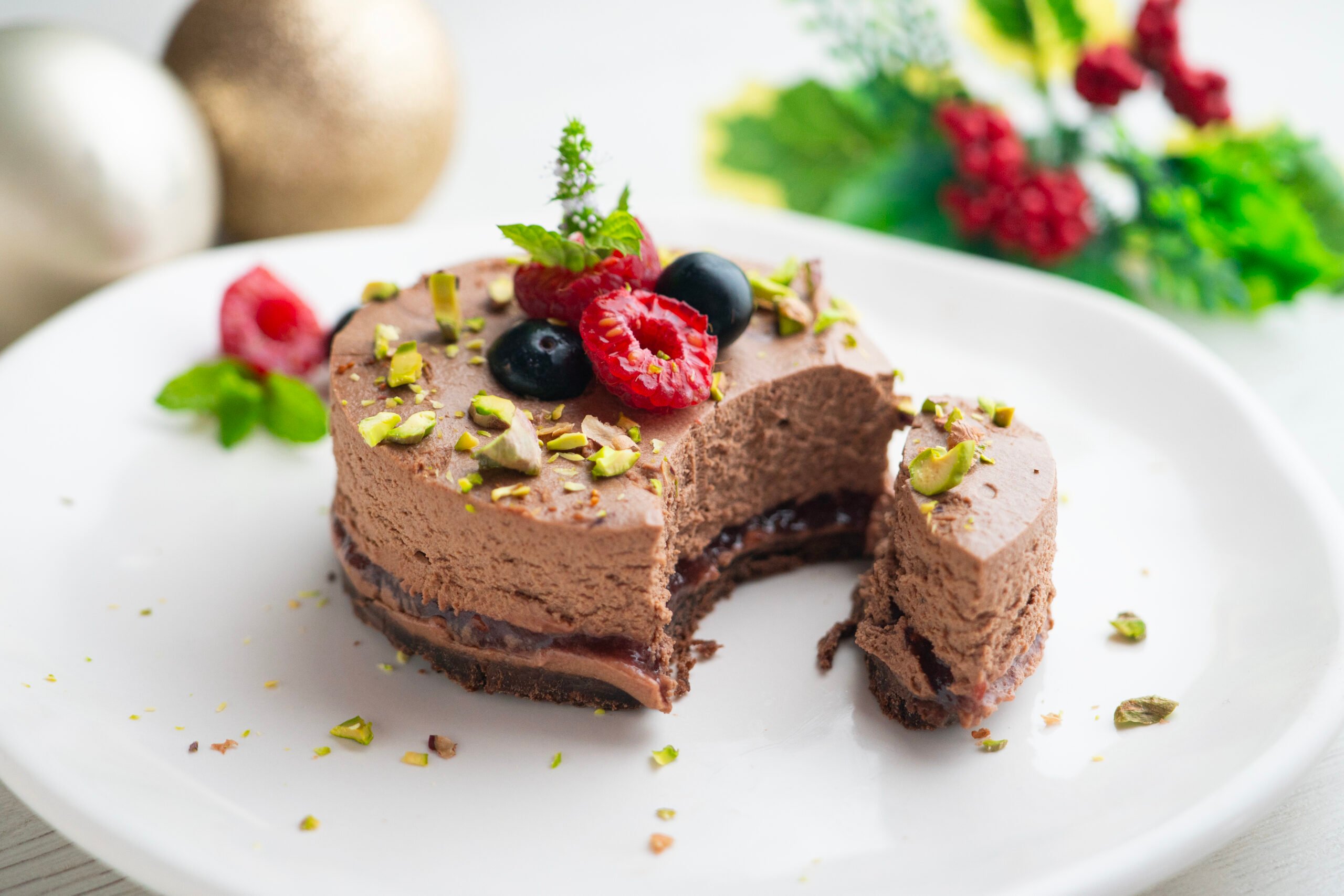 Vegan chocolate mousse cheesecake